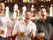 Está comprovado!Os Homens precisam sair duas vezes por semana para beber com os amigos