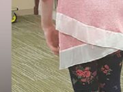 Menina expulsa da aula por usar leggings. “Rapazes não se controlam”