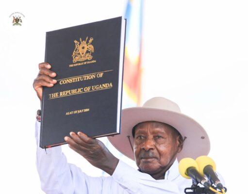 Yoweri Museveni toma posse para o sétimo mandato presidencial no Uganda