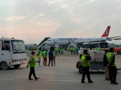 Avião da Turkish Airlines pega fogo durante aterragem no Nepal