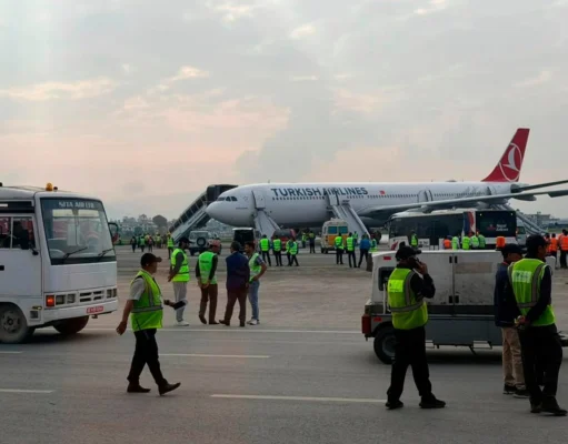 Avião da Turkish Airlines pega fogo durante aterragem no Nepal